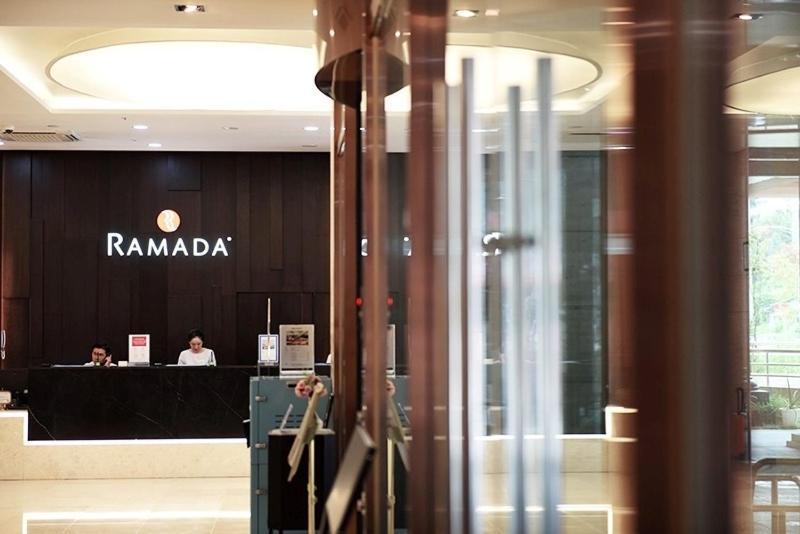 Hotel Ramada By Wyndham Yongin Exterior foto